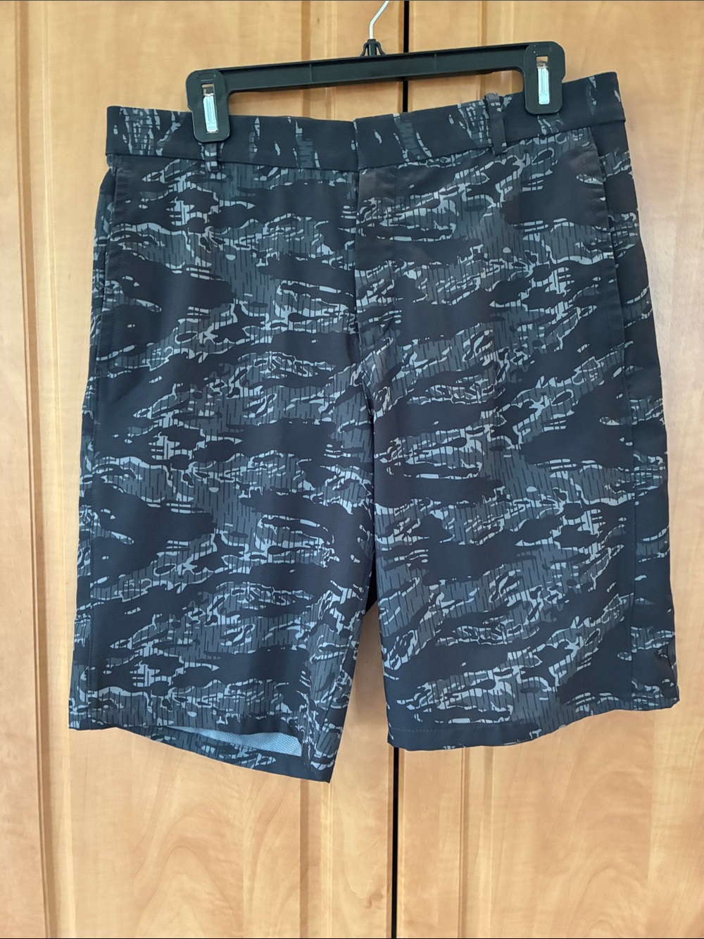 Nike Men's Black Gray camo Patterned Golf Shorts